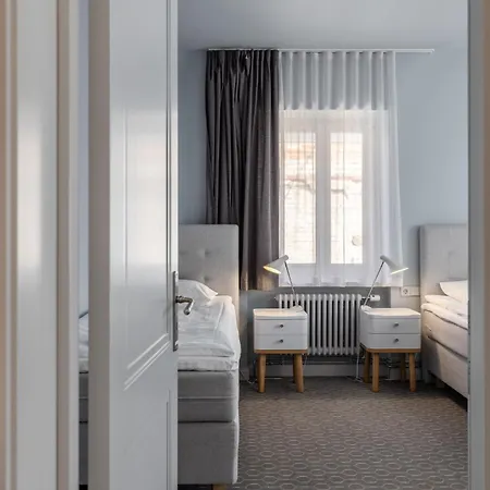Roze Park Hotel *